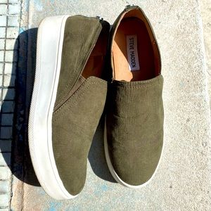 Steve Madden Olive Slip On Sneakers Chunky Sole Size 8